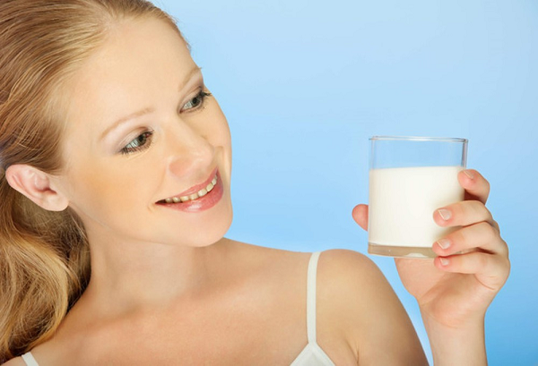 Uống nhiều sữa thói quen tàn phá nhan sắc của bạn