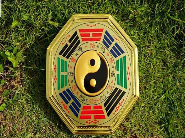 Tìm hiểu gương bát quái là gì?