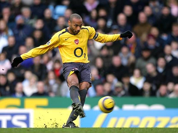 Các tình huống đá phạt nhanh nổi bật trong lịch sử bóng đá Các tình huống đá phạt nhanh nổi bật trong lịch sử bóng đá