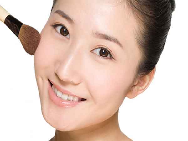 Học cách trang điểm nhẹ nhàng đi chơi siêu đơn giản